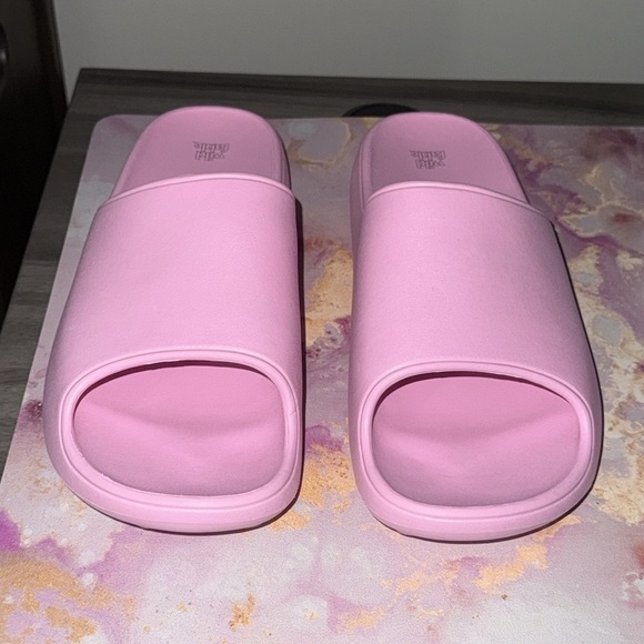 NWOT! Size 10 PINK Wild Fable Slide Sandals - Picture 2 of 8